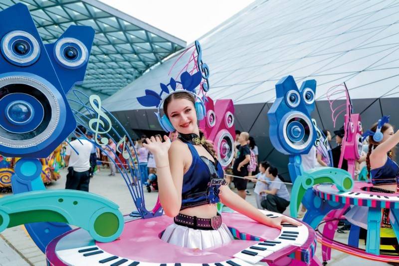 海边花展、水下舞狮 小梅沙打造深圳“新年俗” 门票超值预售中