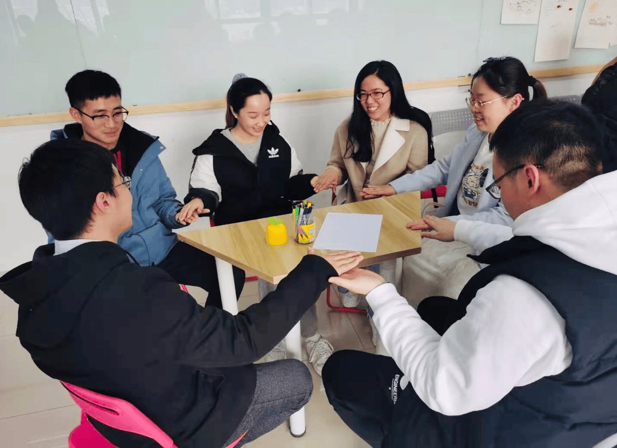 开云下载-吕文扬导师提陞(shēng)学员公众表达心(xīn)理素(sù)质