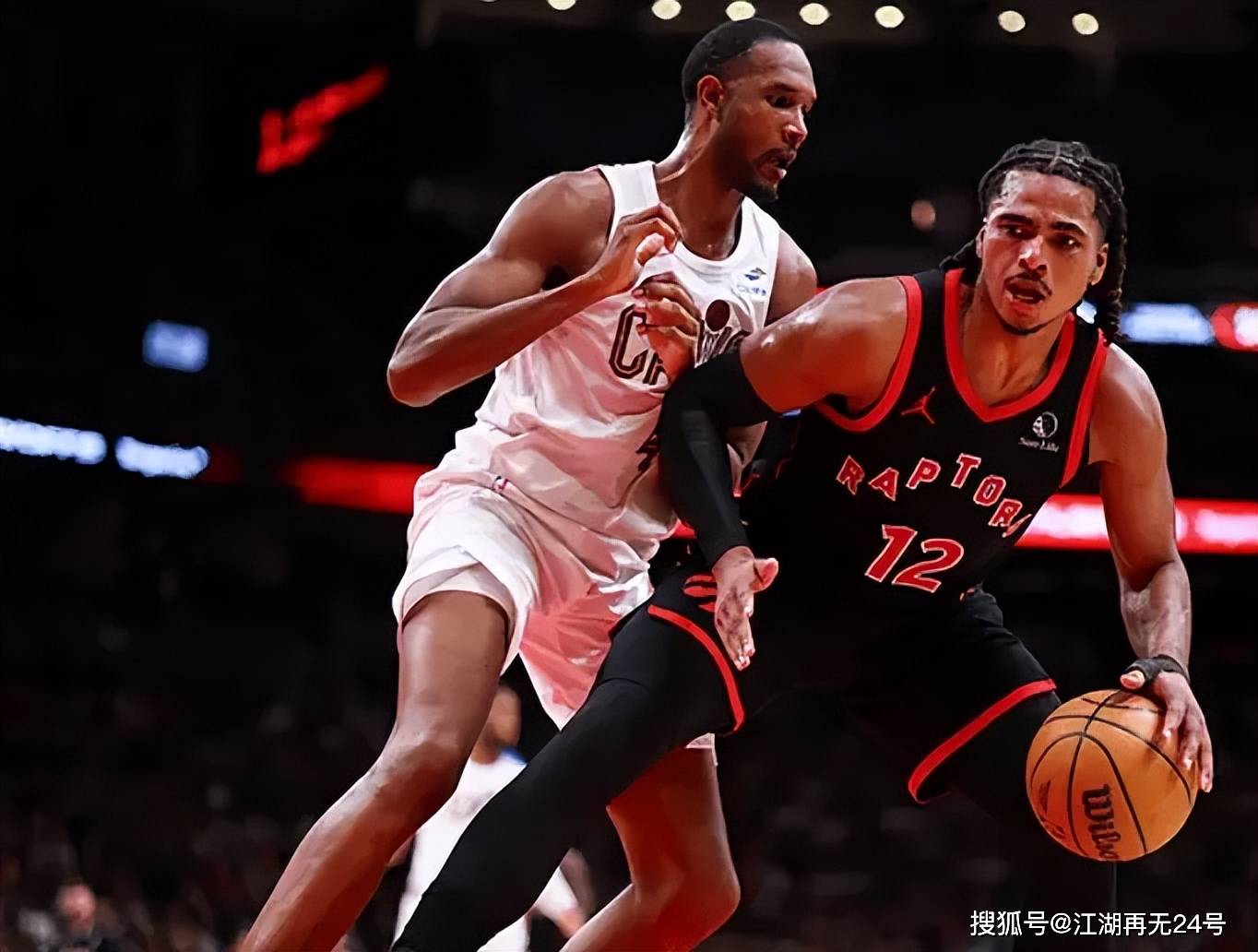 2米01！2米13！场均17+7，能攻能防！猛龙“捡到”年轻版罗德曼