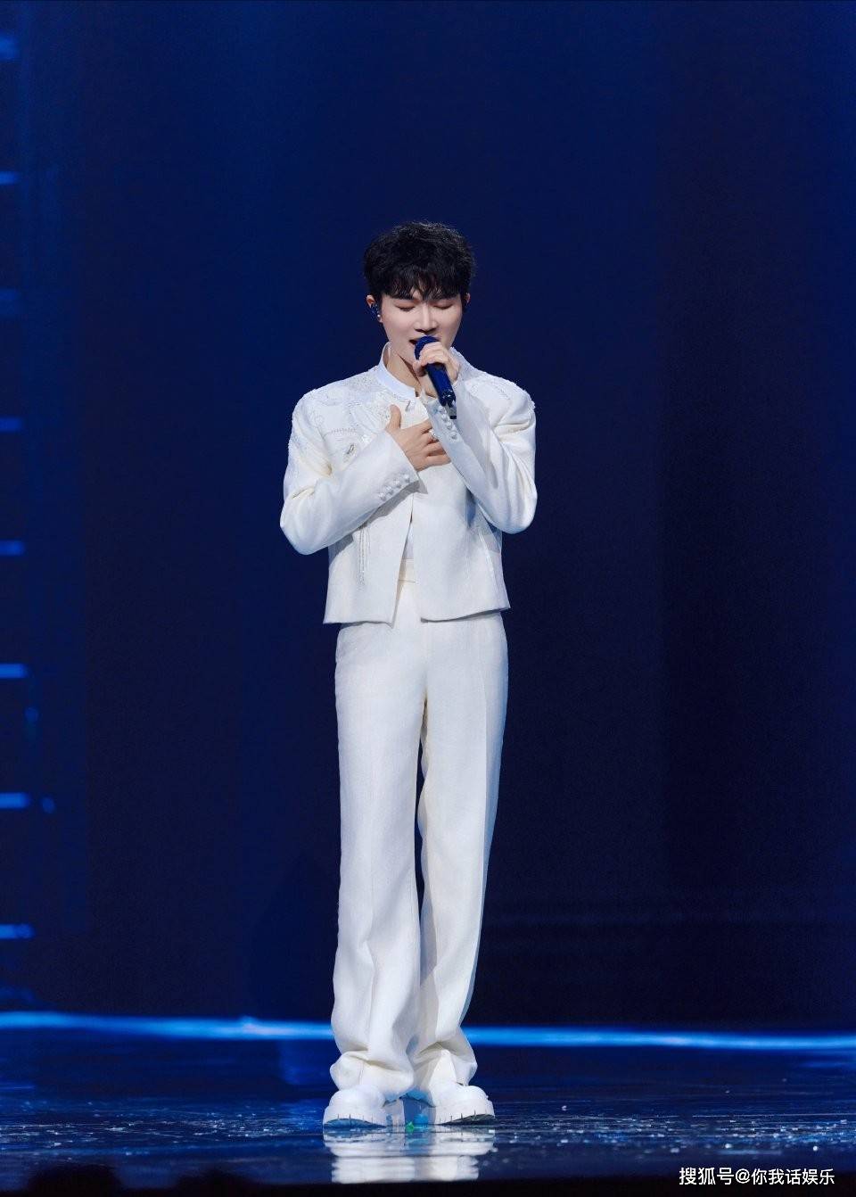 周深广州演唱会传来好消息！周深工作室发文：双场门票预售售罄